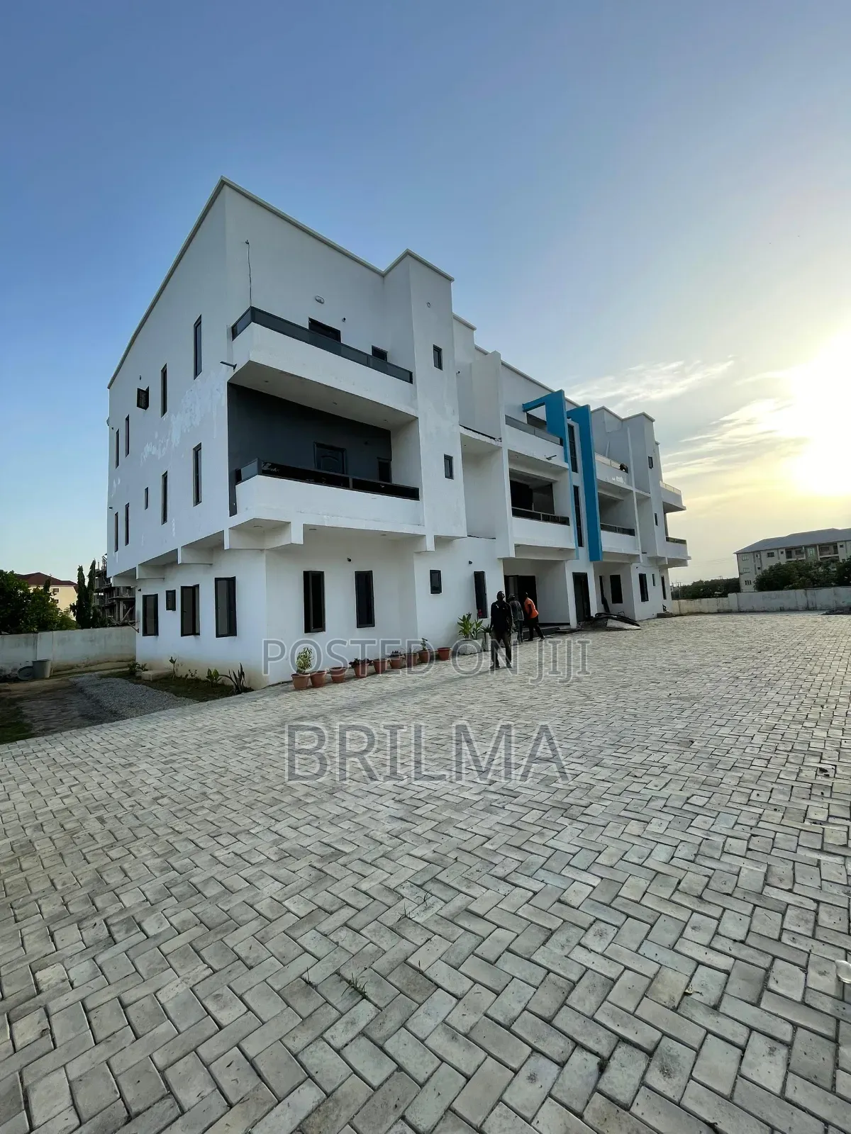 4bdrm Apartment in Life Camp for sale in Life Camp