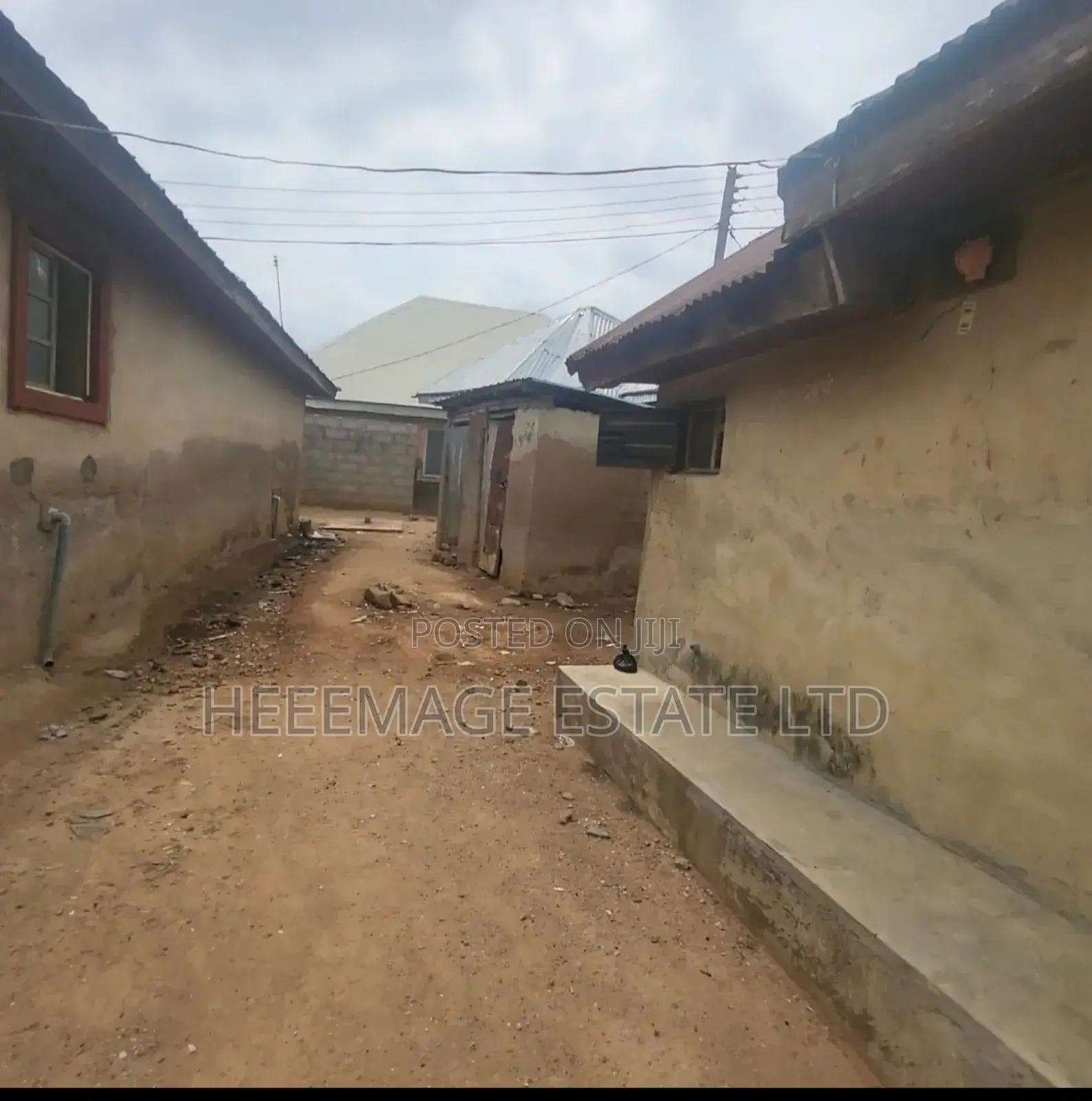 12bdrm Block of Flats in Tungan for sale in Tungan