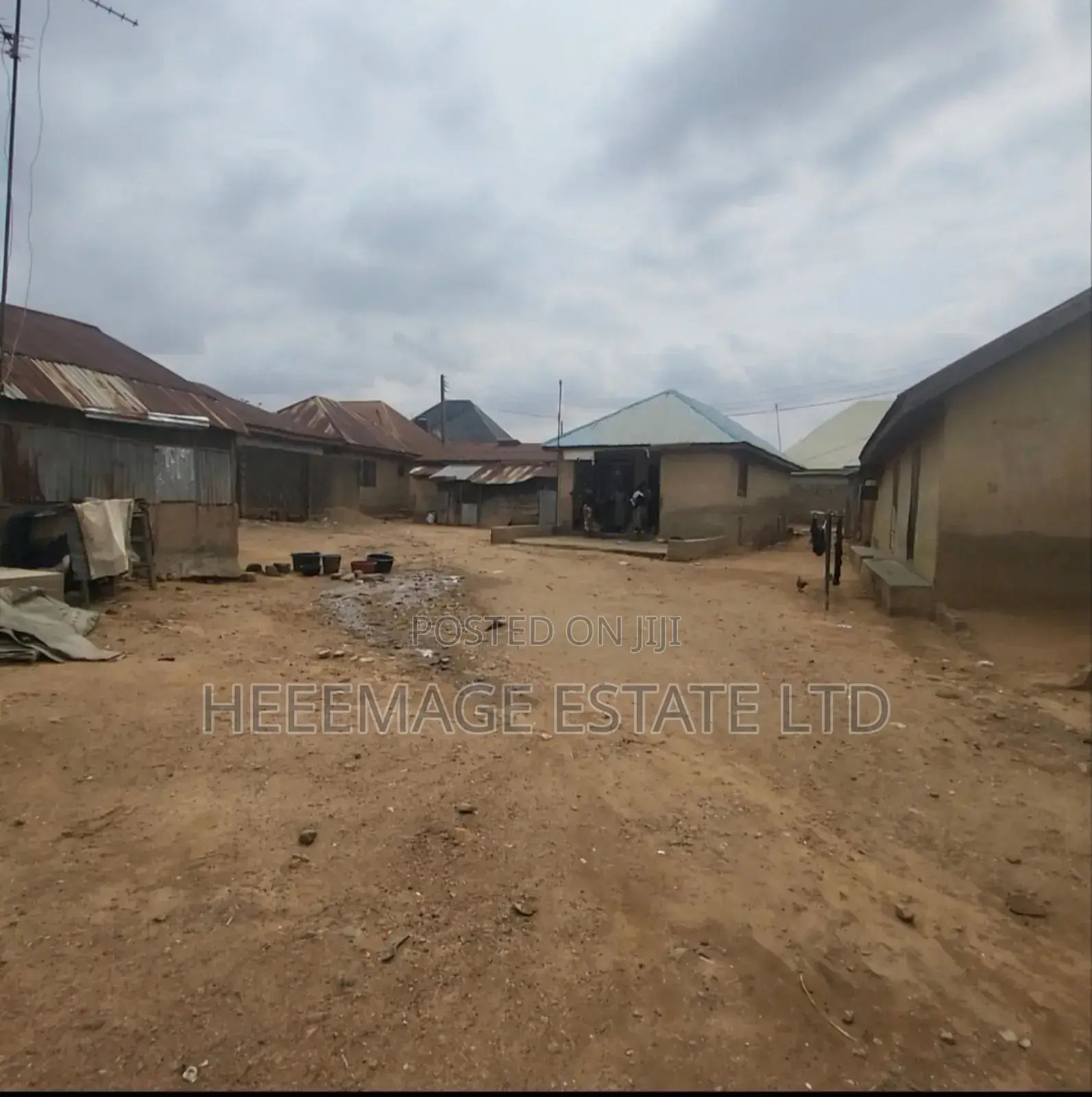 12bdrm Block of Flats in Tungan for sale in Tungan