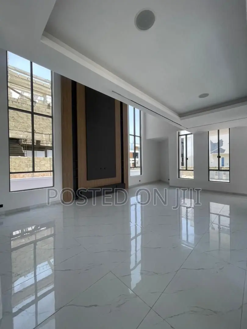 5bdrm Duplex in Lekki County Homes, Ikota for sale in Ikota