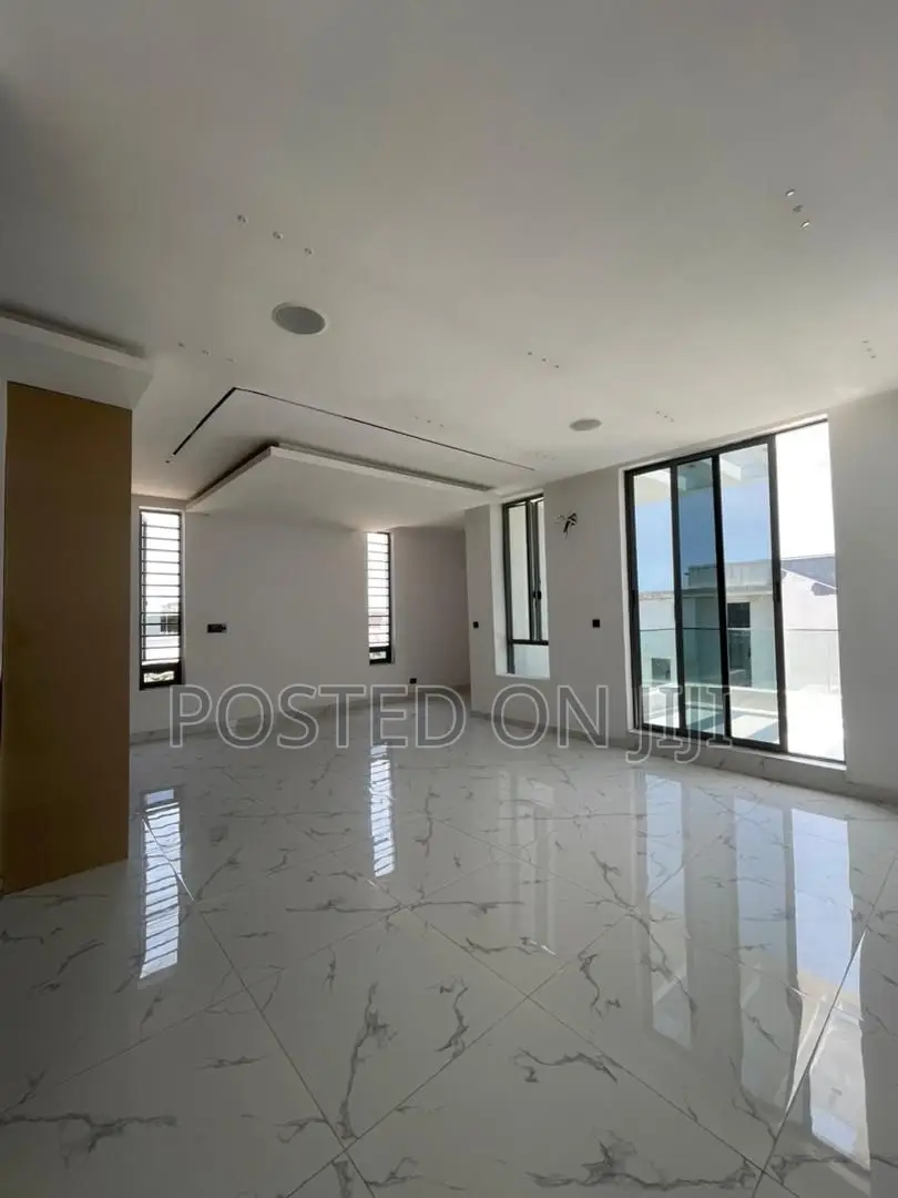 5bdrm Duplex in Lekki County Homes, Ikota for sale in Ikota