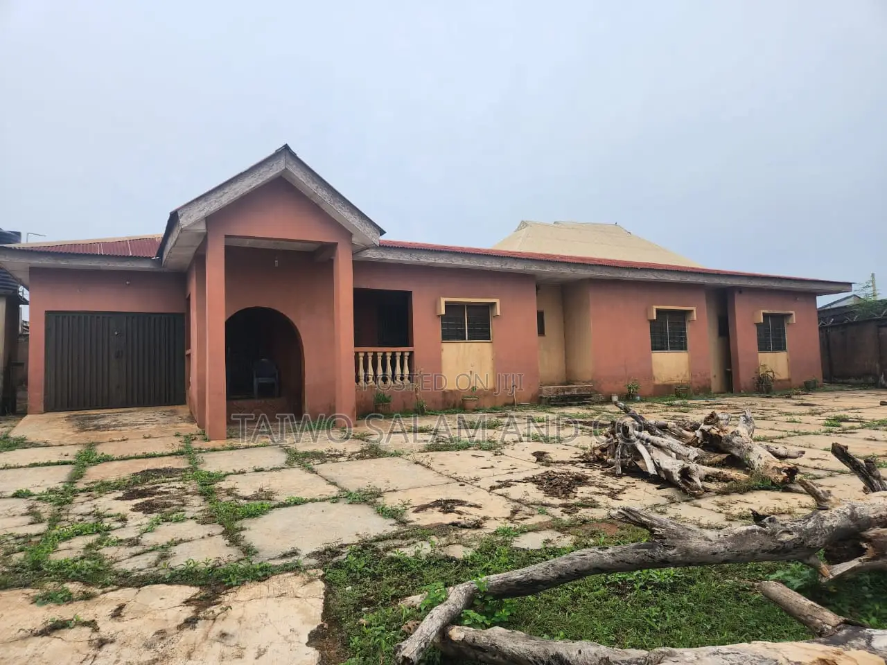3bdrm Block of Flats in Akobo for sale in Akobo