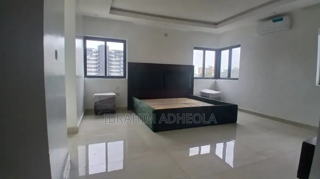 3bdrm Apartment in Adeyinka Oyekan, Ikoyi S.W for sale in Ikoyi S.W