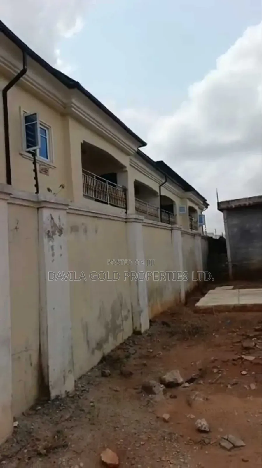 12bdrm Block of Flats in Benin City for sale in Benin City
