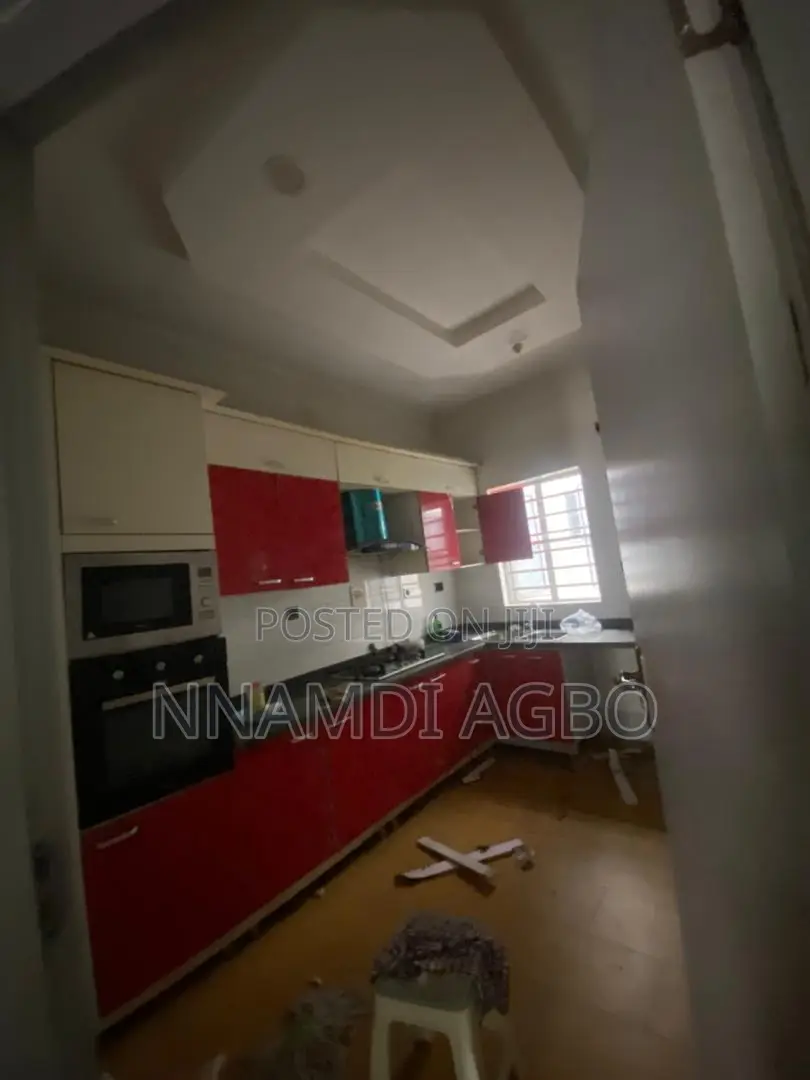 4bdrm Duplex in Chevron for rent in Chevron