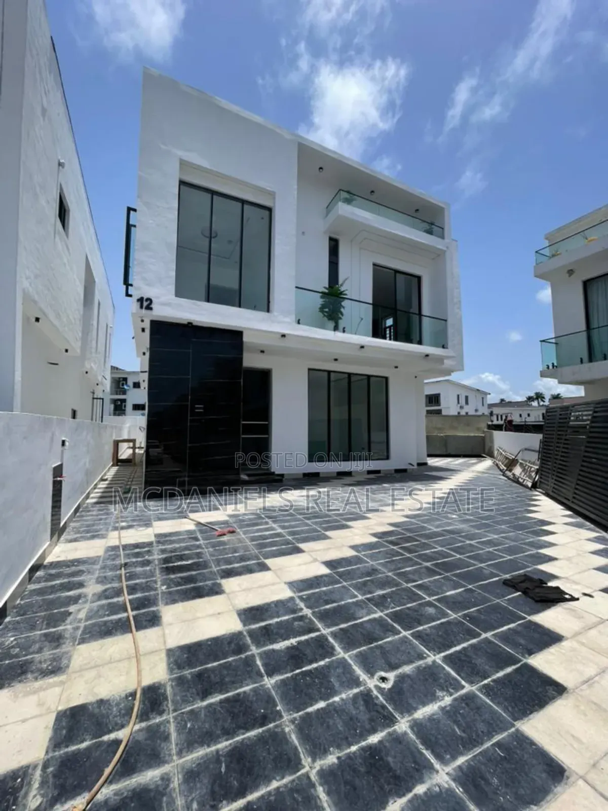 5bdrm Duplex in Lekki Expressway for sale in Lekki Expressway
