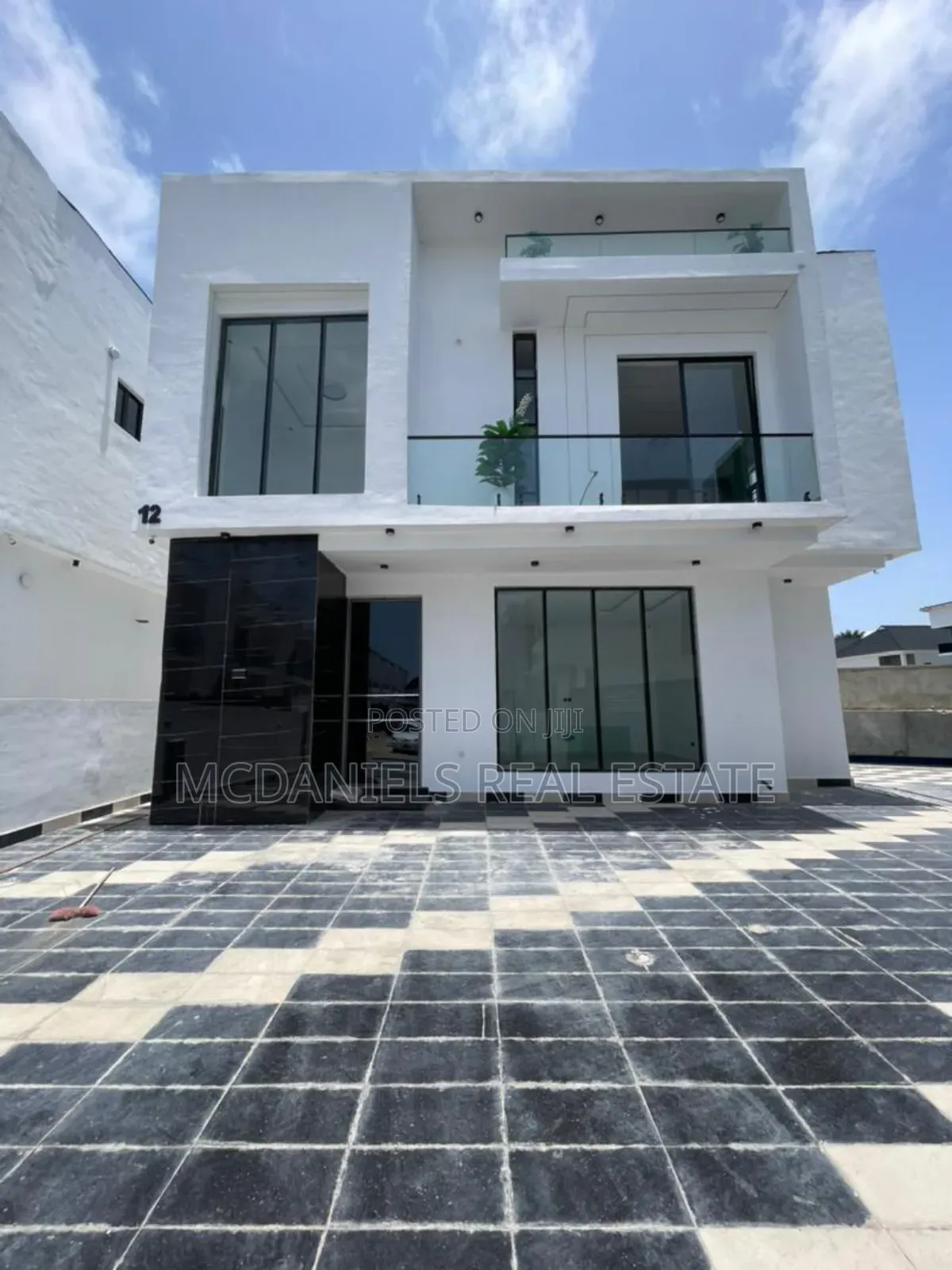 5bdrm Duplex in Lekki Expressway for sale in Lekki Expressway