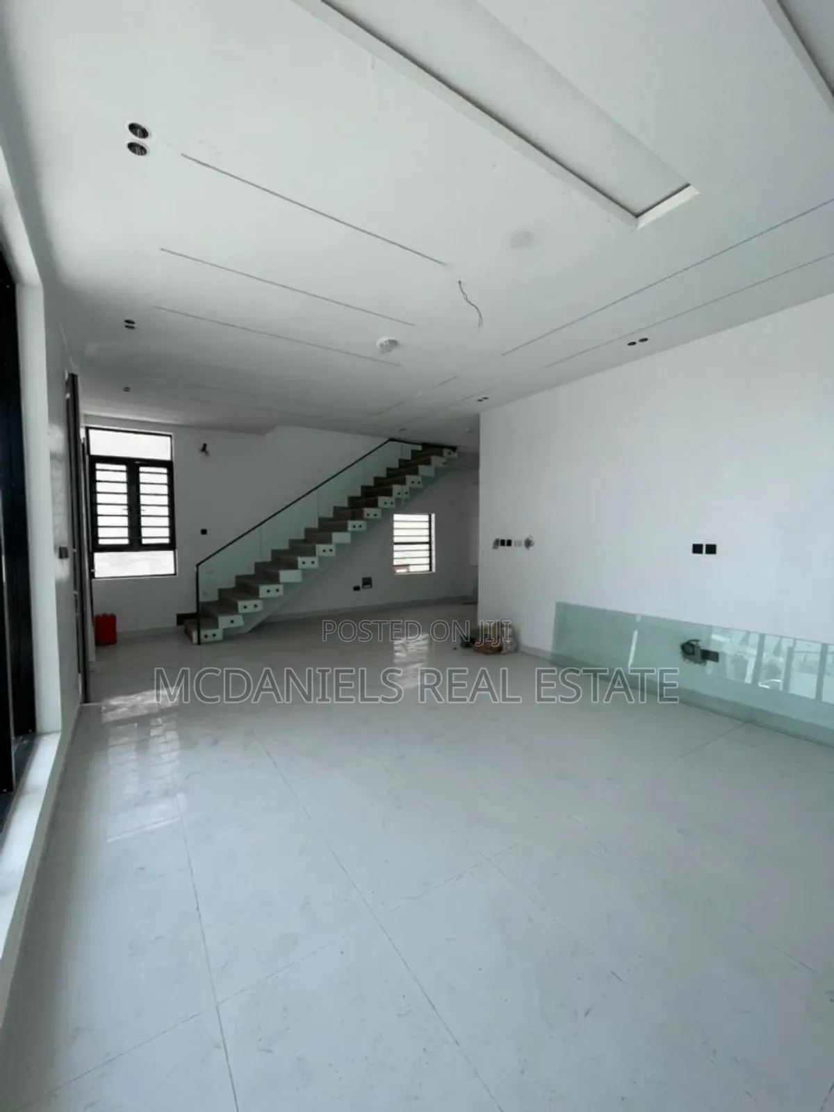 5bdrm Duplex in Lekki Expressway for sale in Lekki Expressway