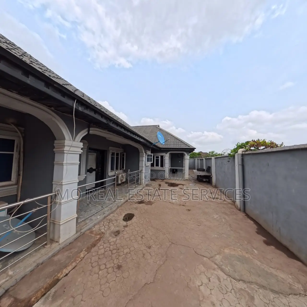 2bdrm Block of Flats in Asero Housing Estate, Abeokuta North for sale in Abeokuta North