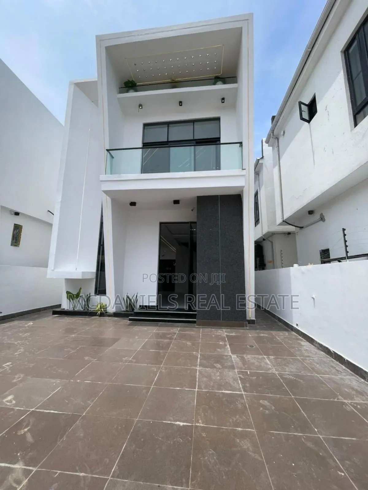 4bdrm Duplex in Lekki Expressway for sale in Lekki Expressway