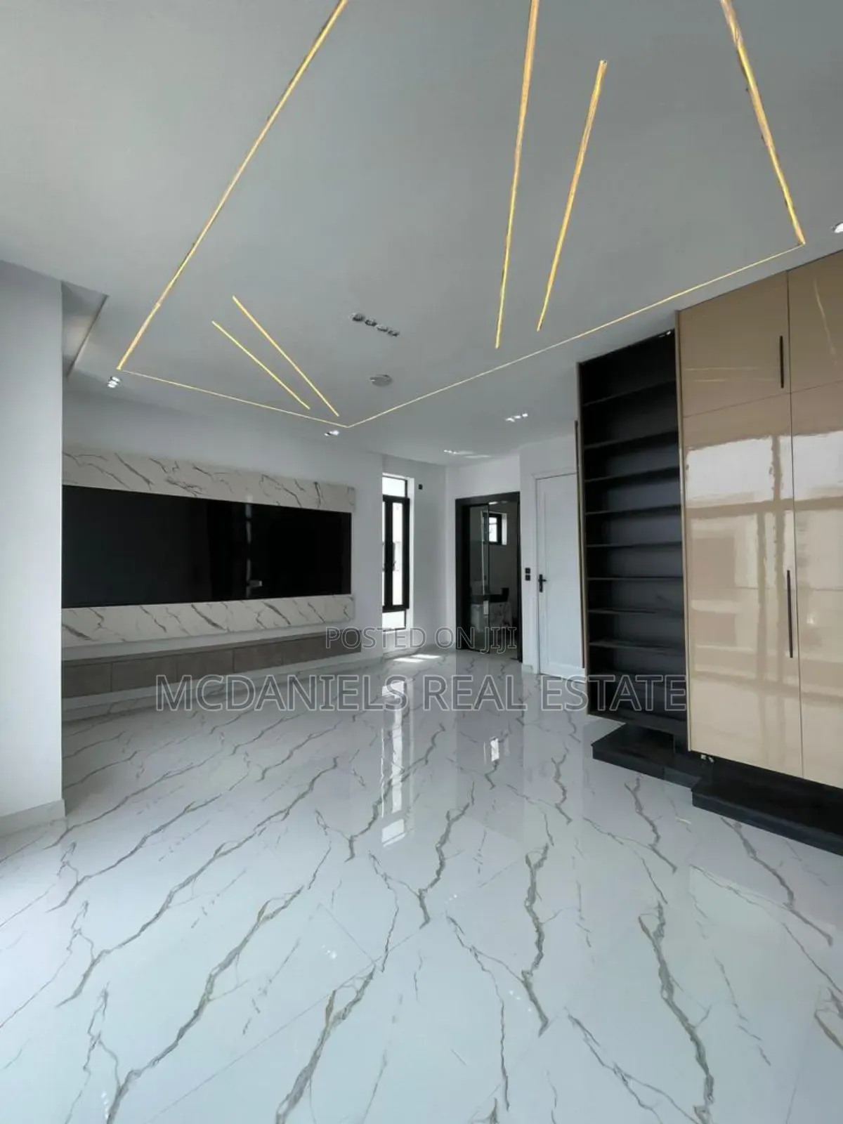4bdrm Duplex in Lekki Expressway for sale in Lekki Expressway