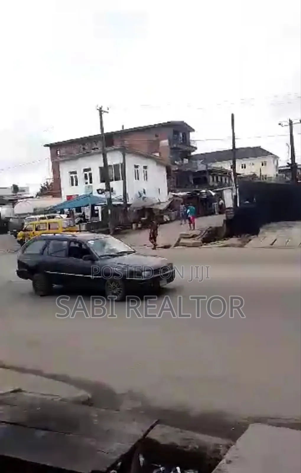 300sqm Commercial Plot With Demolishable 2 Storey at Agege Motor Road in CHallenge / Mushin