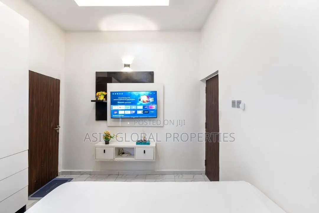 Stylish 2-Bedroom Apartment in Osapa in Osapa london