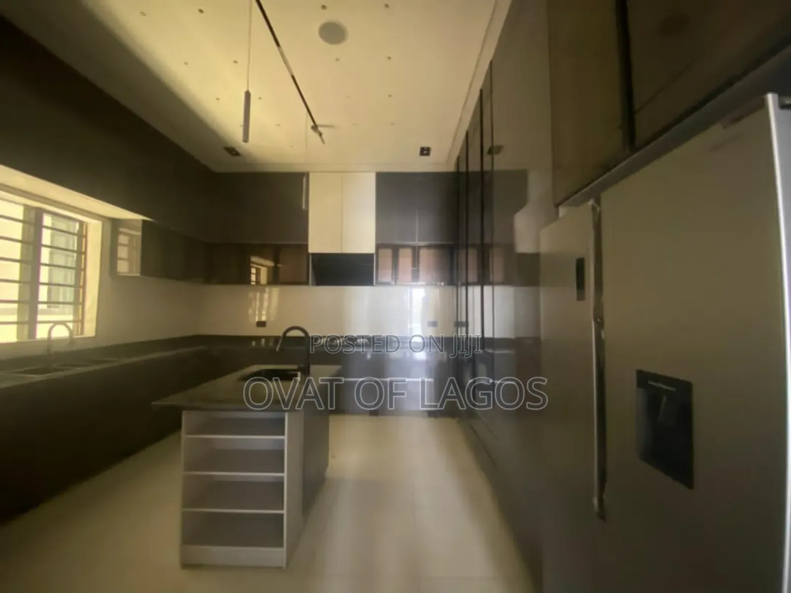 5bdrm Duplex in Harris Drive, VGC / Ajah for sale in VGC / Ajah