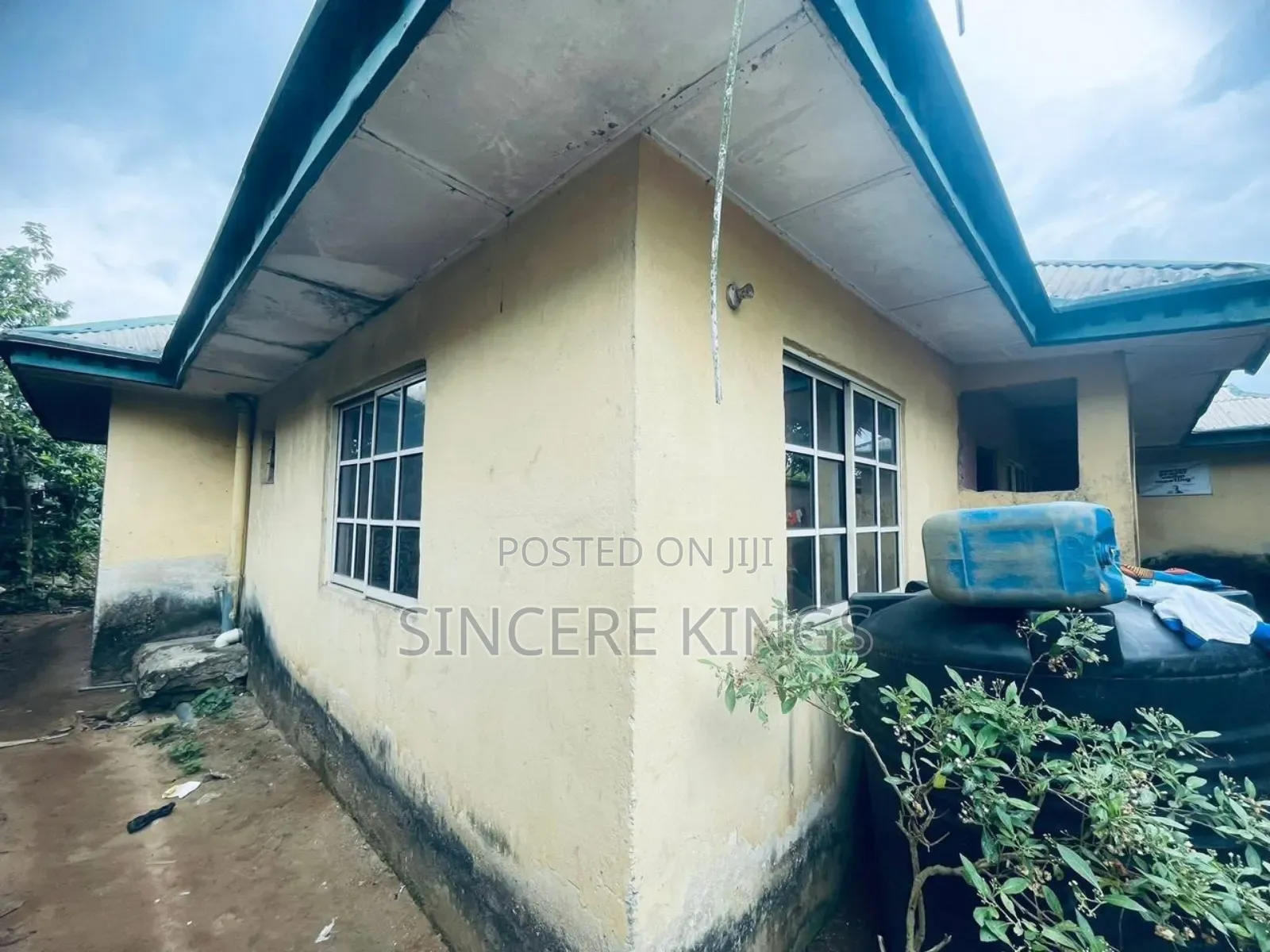 2bdrm Block of Flats in Abak Rd By Pepsi, Uyo for sale in Uyo