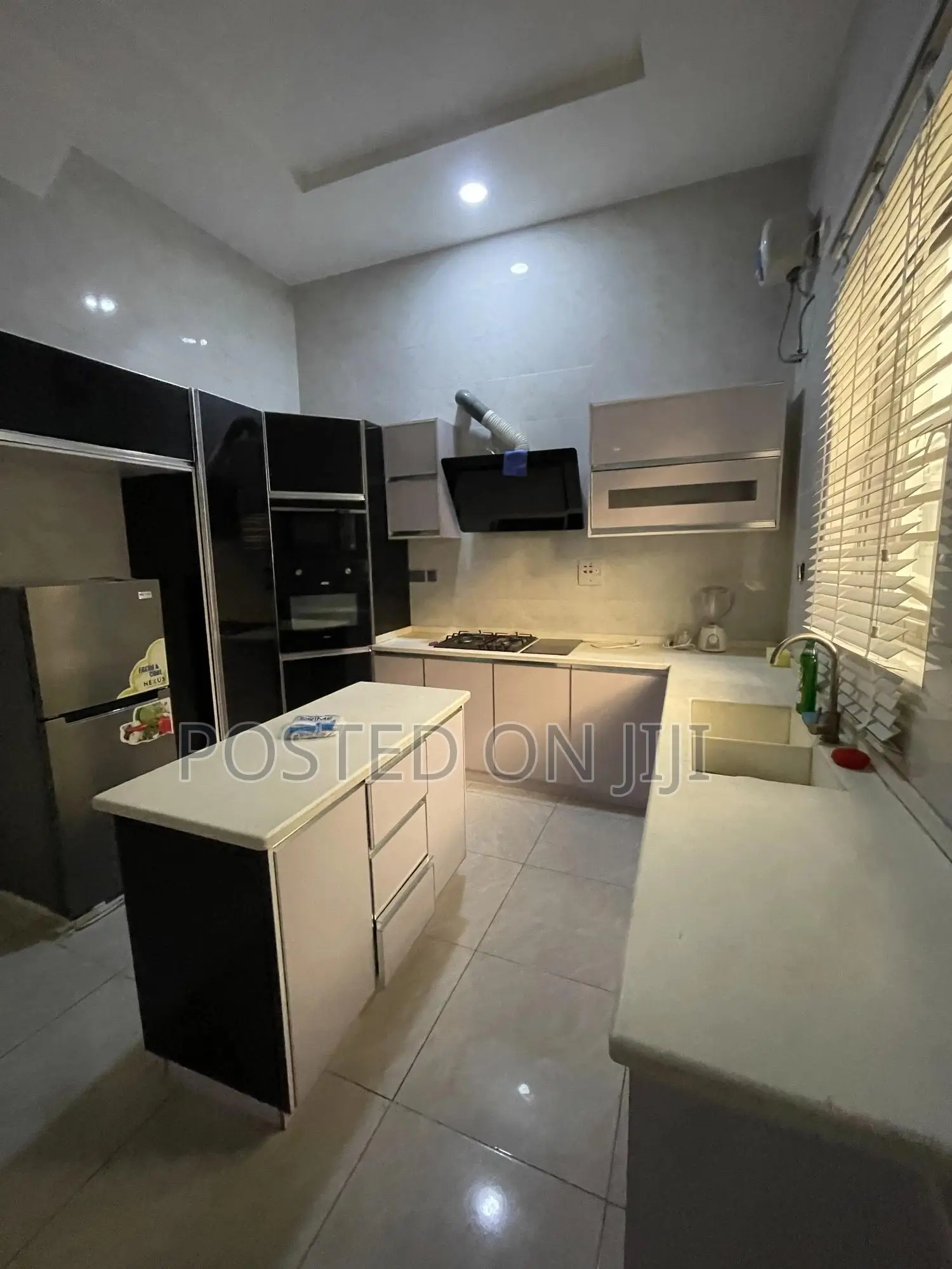 Furnished 4bdrm Townhouse / Terrace in Tulip Haven, Chevron for rent in Chevron