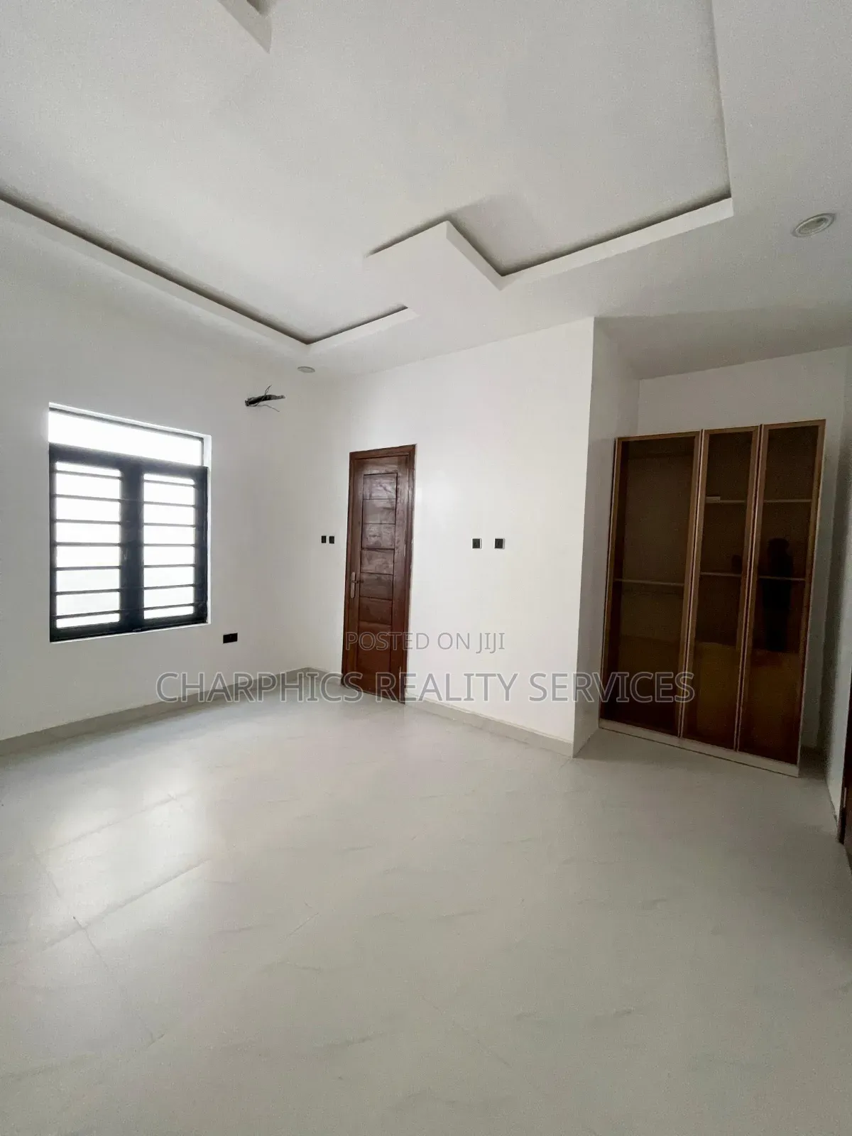 4bdrm Duplex in Ologolo for sale in Ologolo