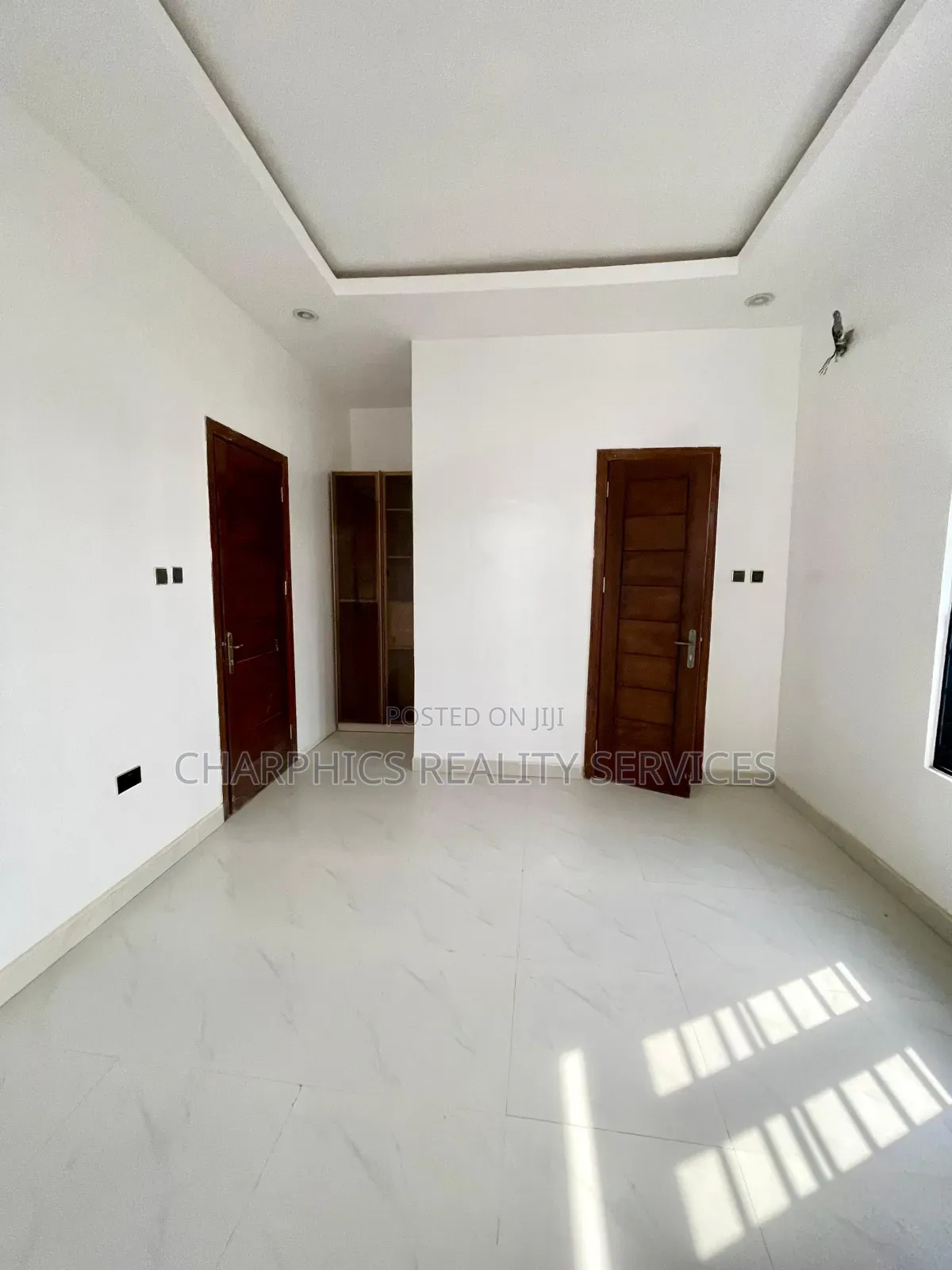 4bdrm Duplex in Ologolo for sale in Ologolo