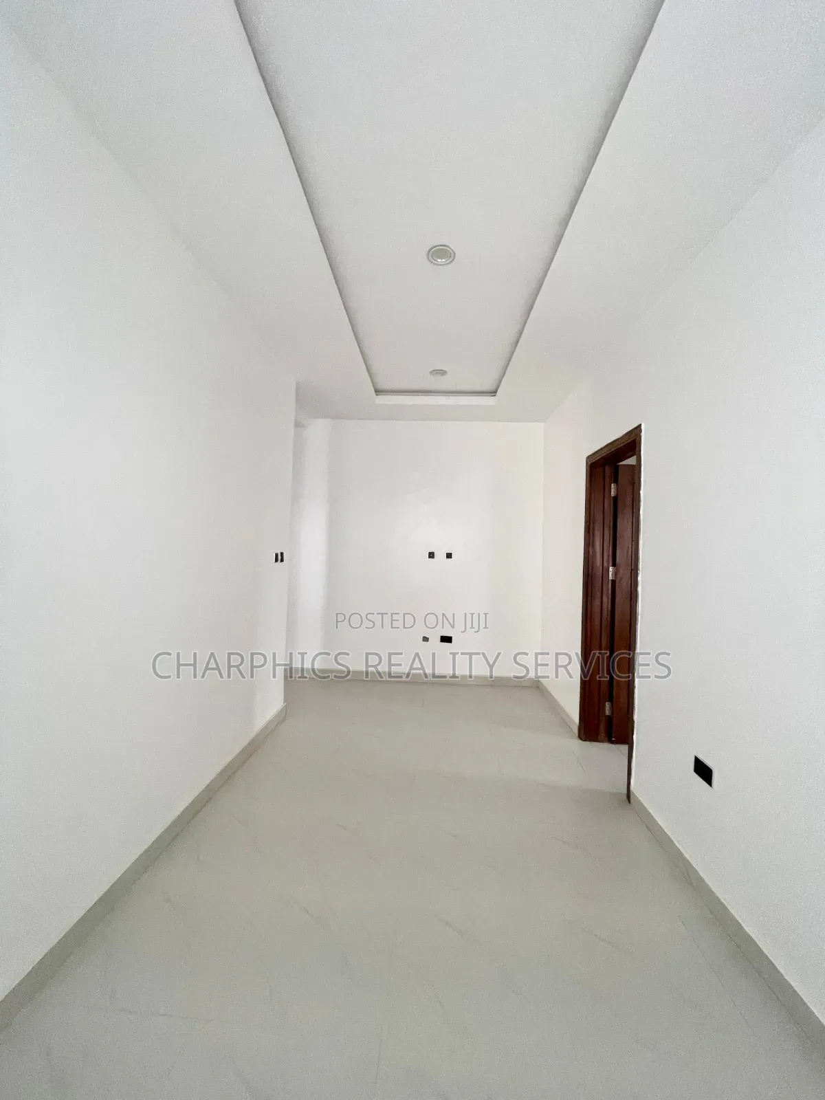 4bdrm Duplex in Ologolo for sale in Ologolo