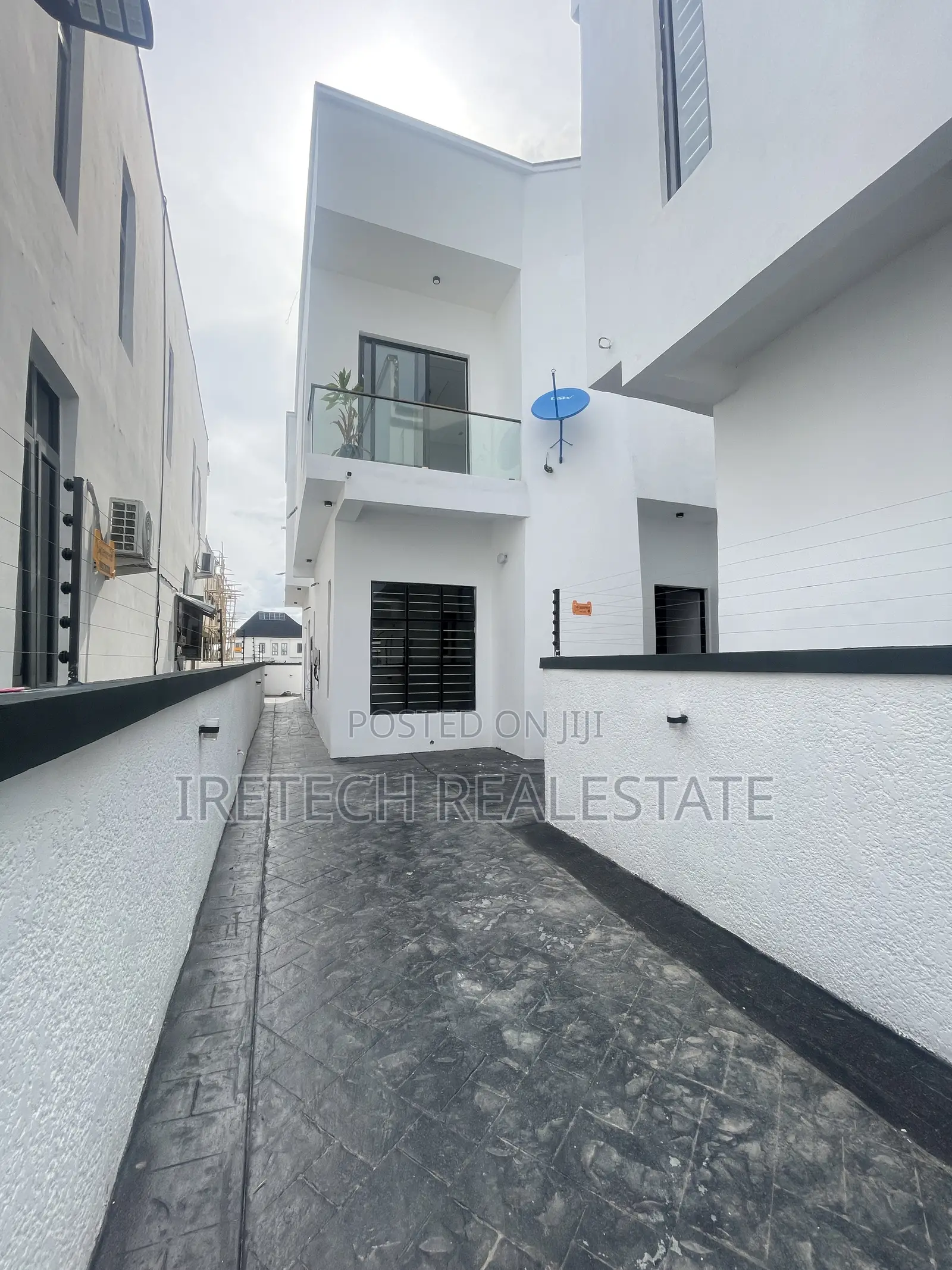 4bdrm Duplex in Ikota Gra By Mega for sale in Ikota