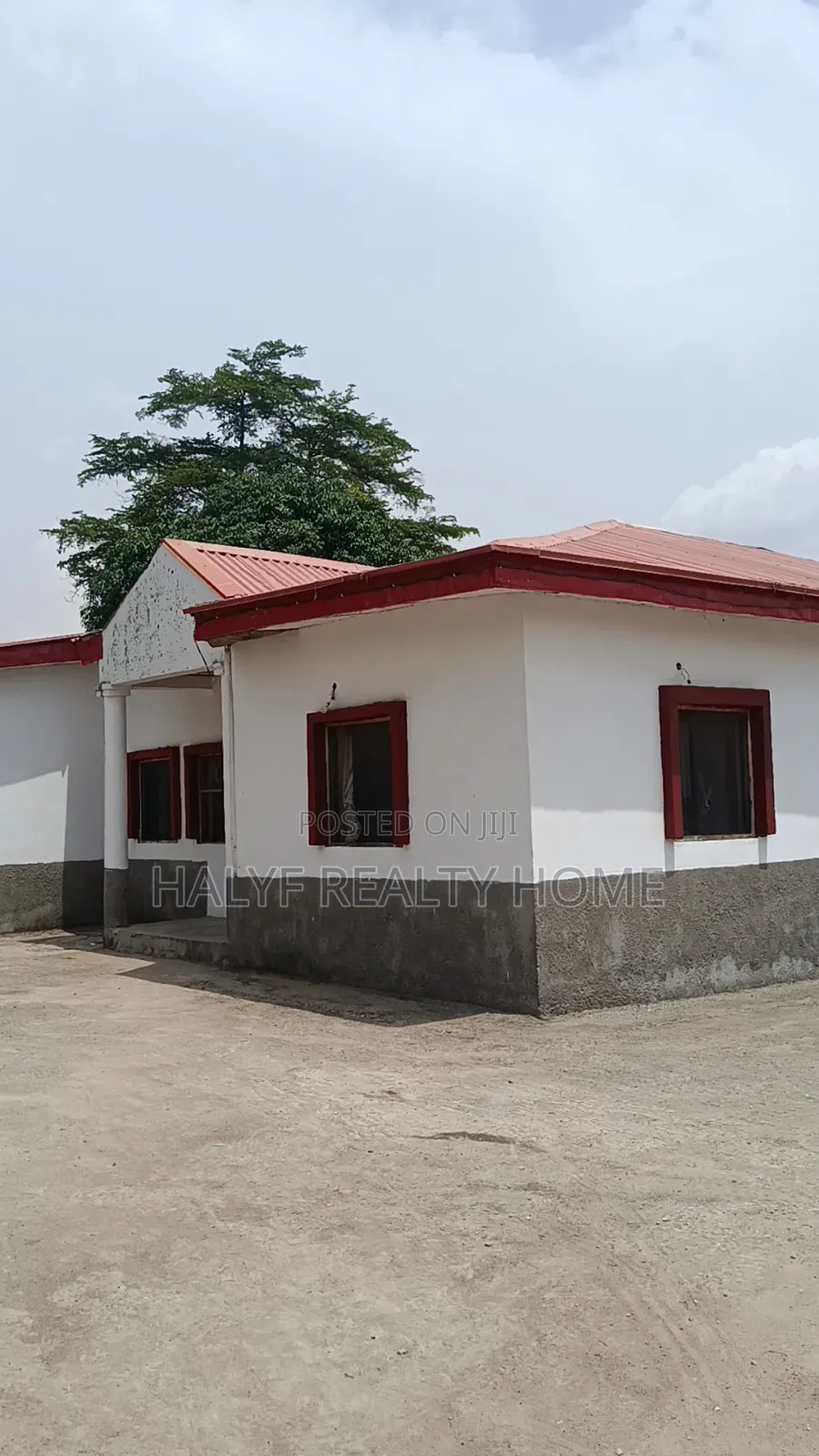 8bdrm Bungalow in Gwagwalada for sale in Gwagwalada