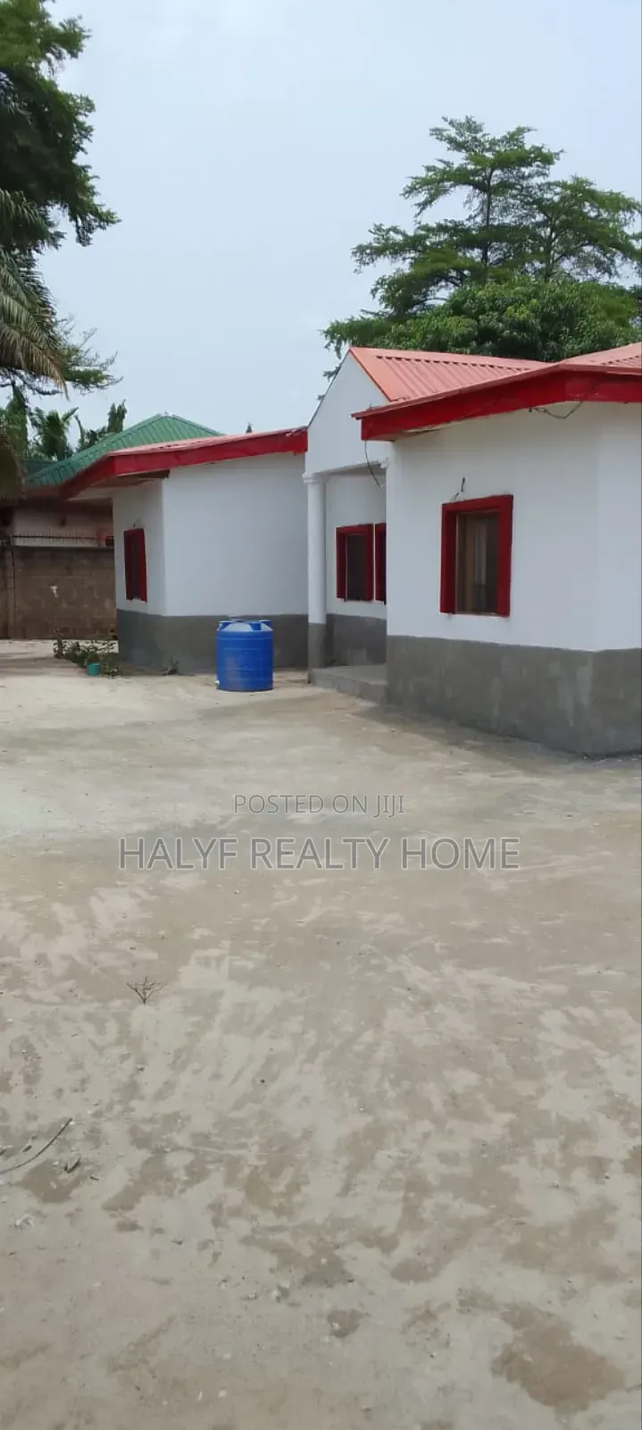 8bdrm Bungalow in Gwagwalada for sale in Gwagwalada