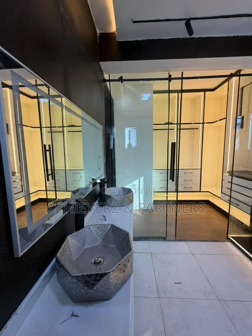 5bdrm Duplex in Guzape District for sale in Guzape District