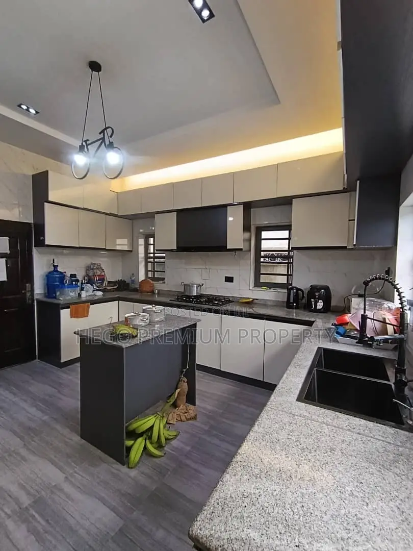 5bdrm Duplex in Sars Estate, Rukpokwu for sale in Rukpokwu
