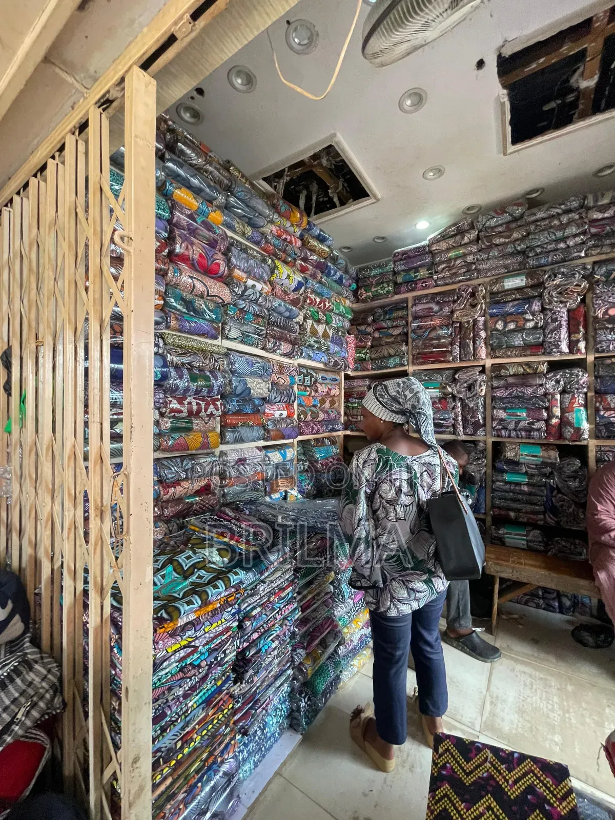 20 SQM Shop in Wuse Market for Sale in Wuse 2