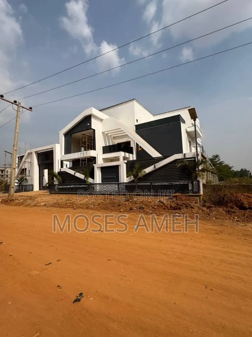 5bdrm Duplex in Katampe (Main) for sale in Katampe (Main)