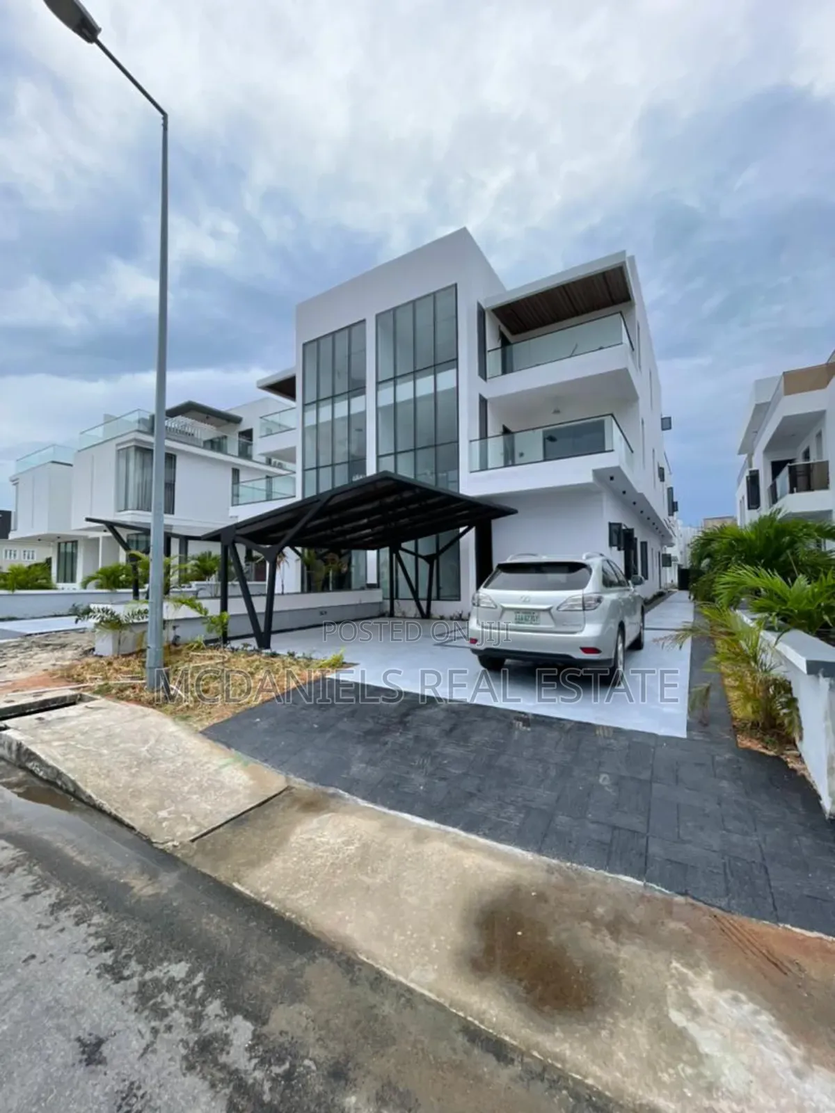 5bdrm Duplex in Ikate for sale in Ikate