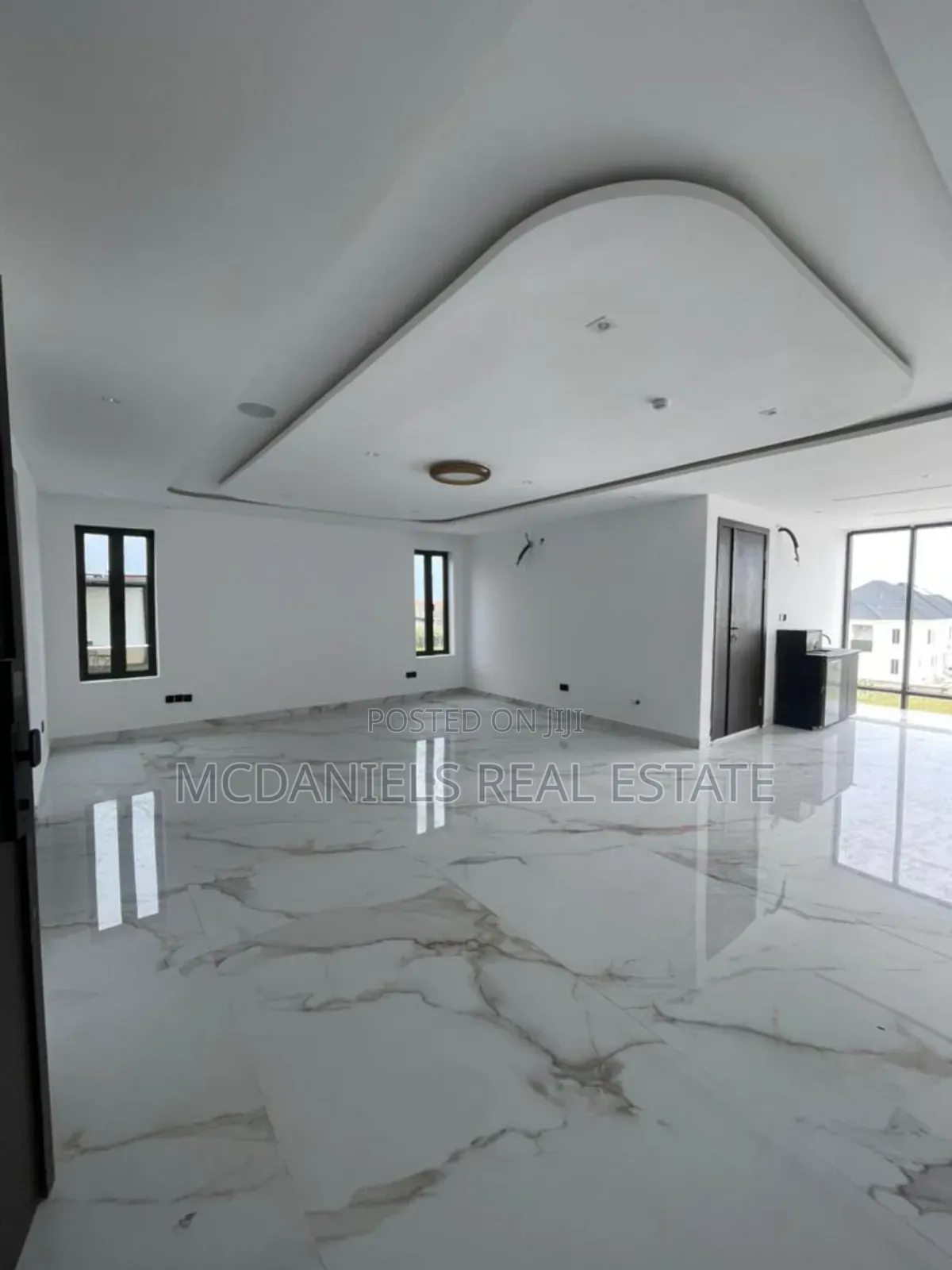 5bdrm Duplex in Ikate for sale in Ikate