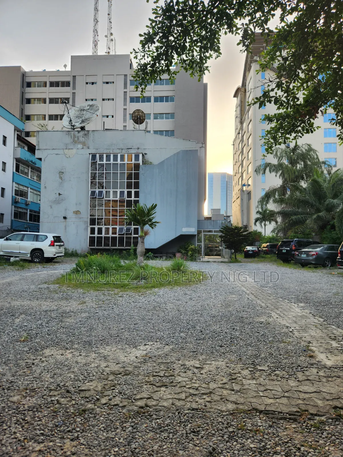400 Square Meter Office Space for Rent in Adeola Hopewell