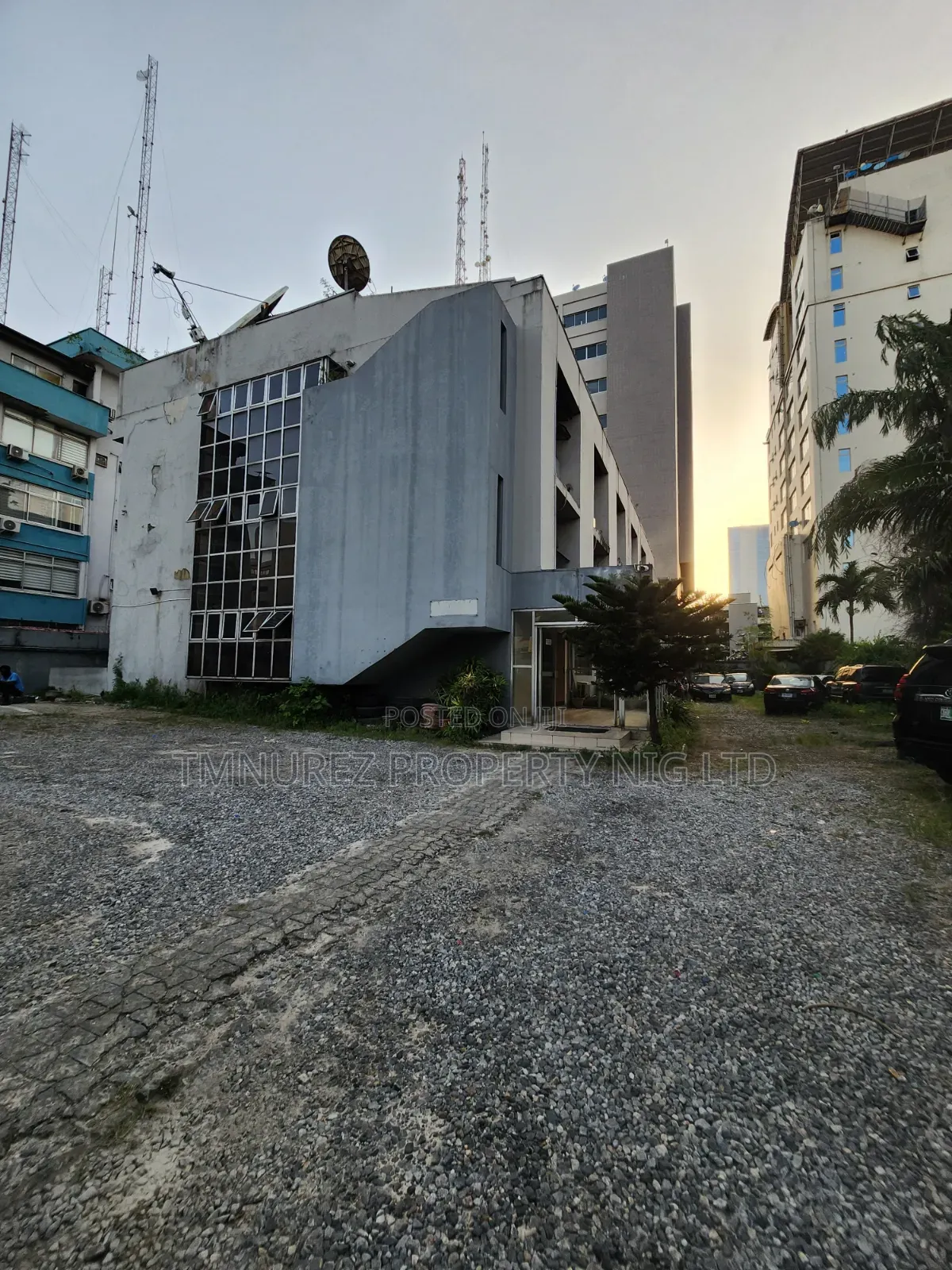 400 Square Meter Office Space for Rent in Adeola Hopewell