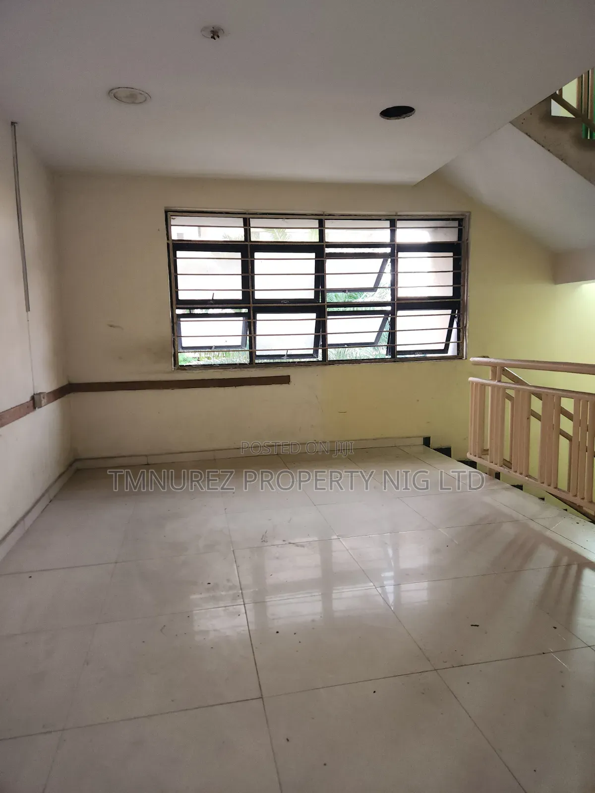 400 Square Meter Office Space for Rent in Adeola Hopewell