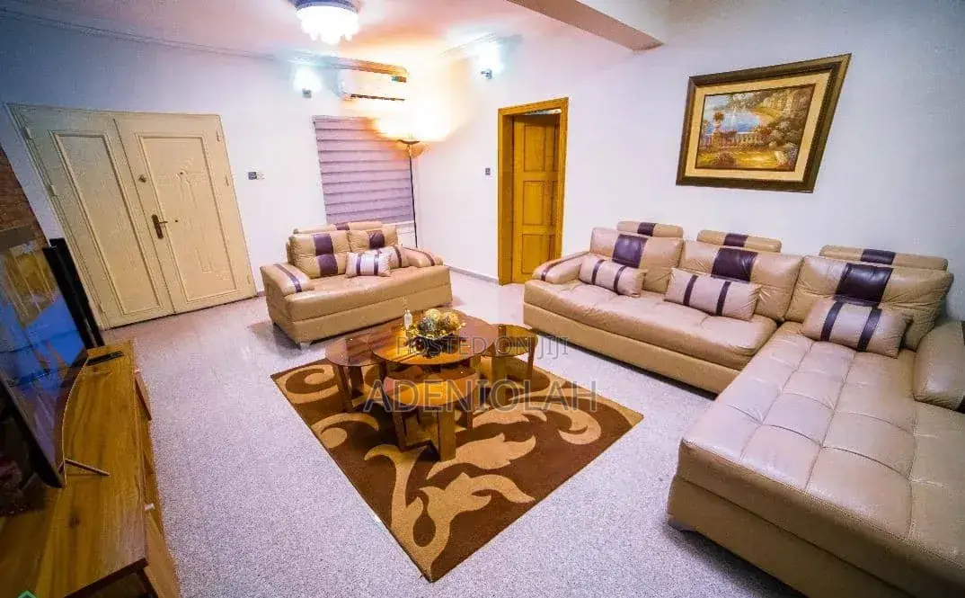 Furnished 3bdrm House in Lekki Phase 1 for rent in Lekki Phase 1
