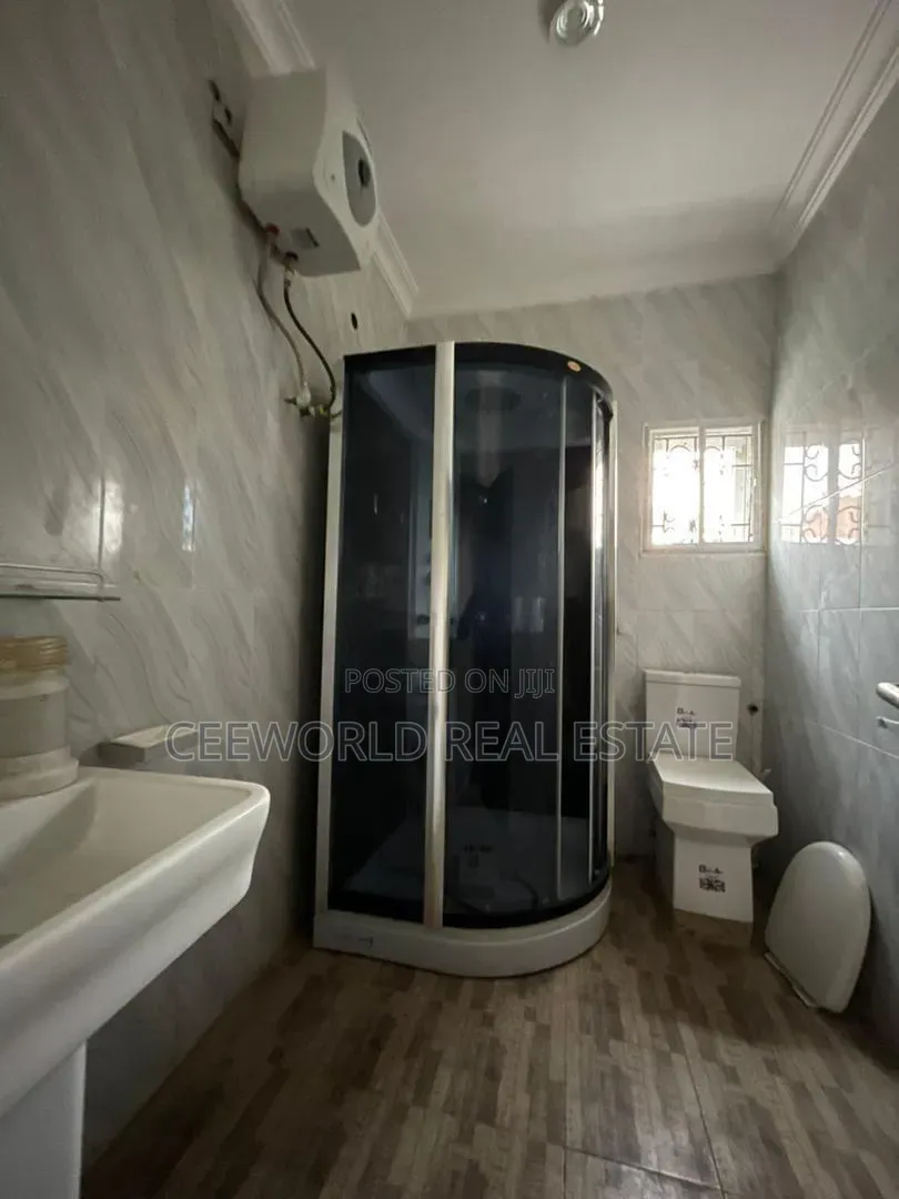 5bdrm Bungalow in Akoto Estate Elebu, Akala Express for sale in Akala Express