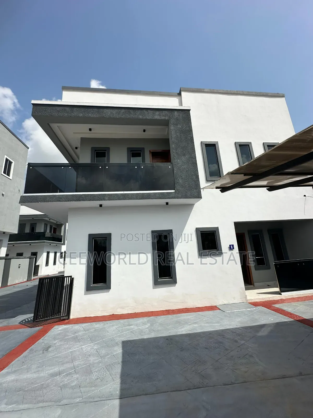 5bdrm Duplex in Jericho Gra for sale in Jericho