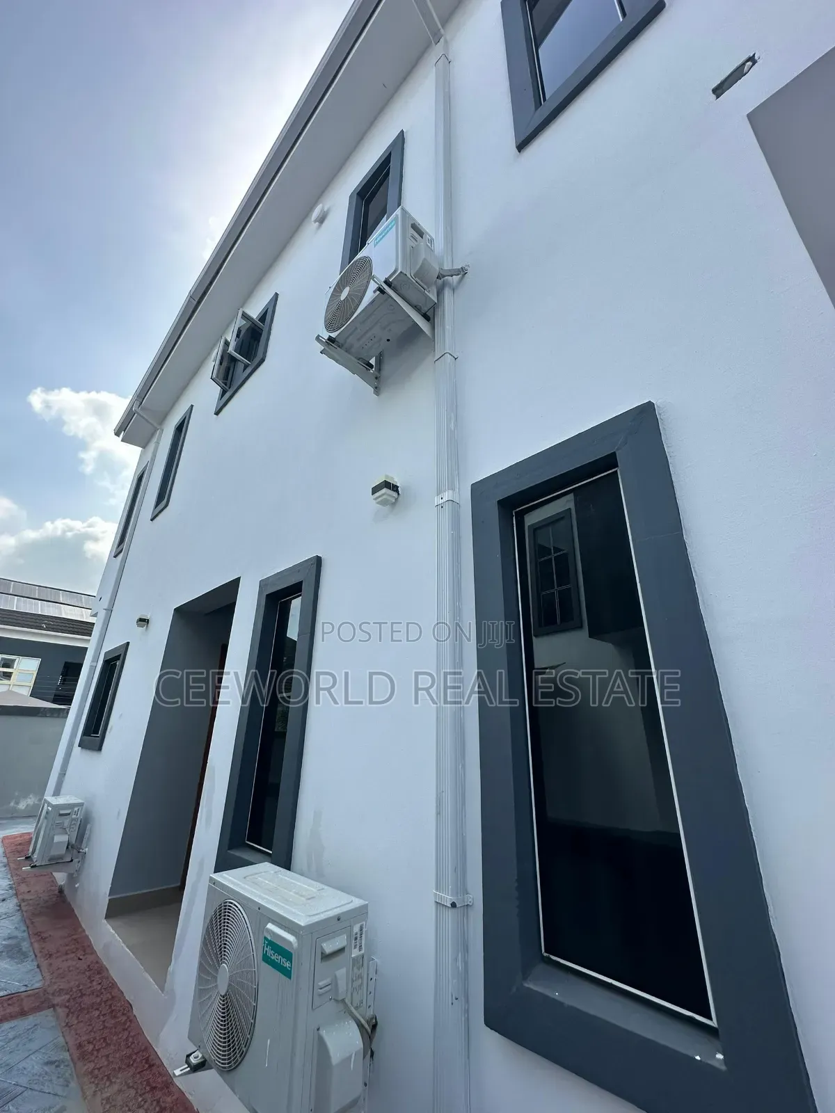 5bdrm Duplex in Jericho Gra for sale in Jericho