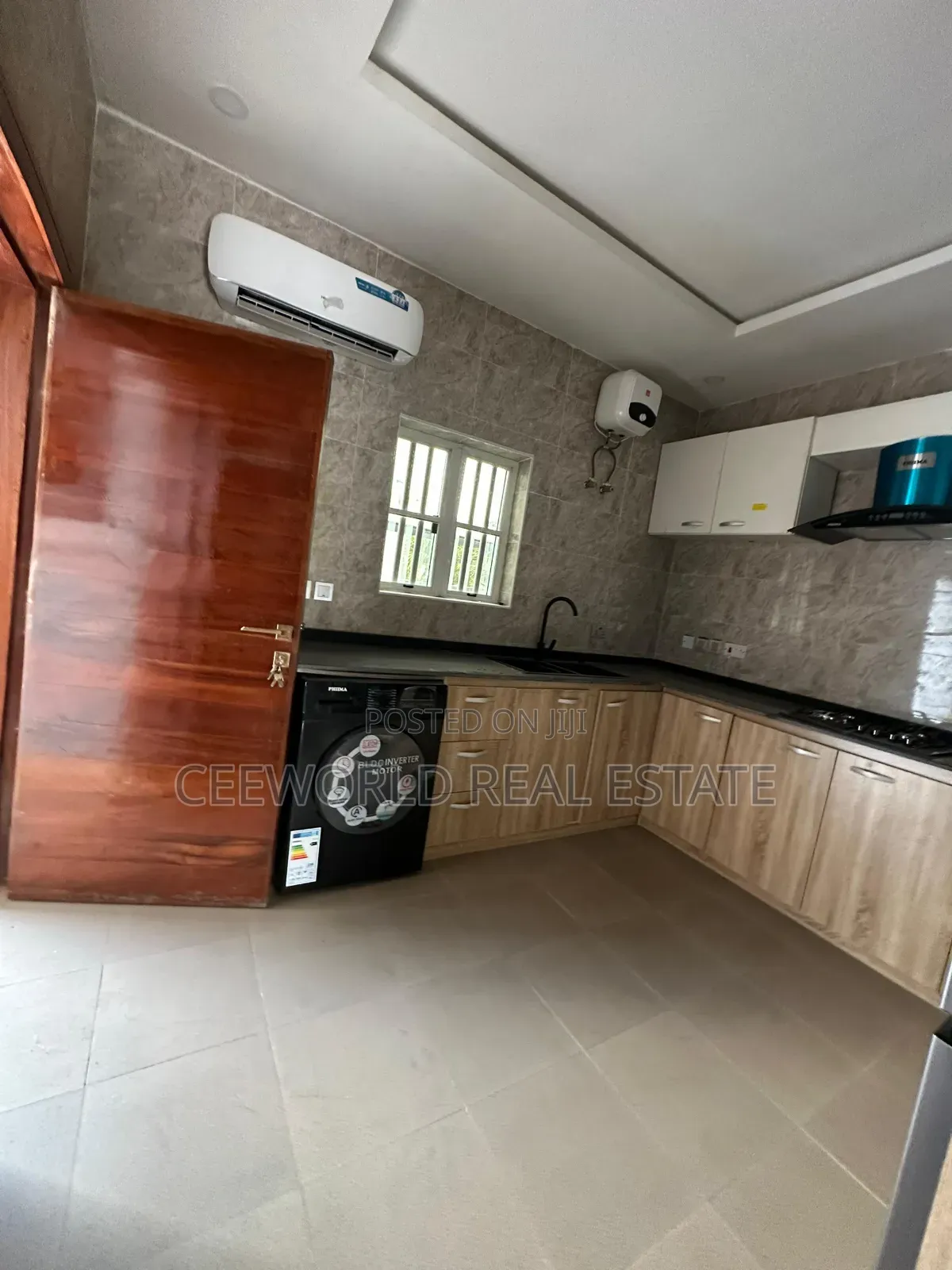 5bdrm Duplex in Jericho Gra for sale in Jericho