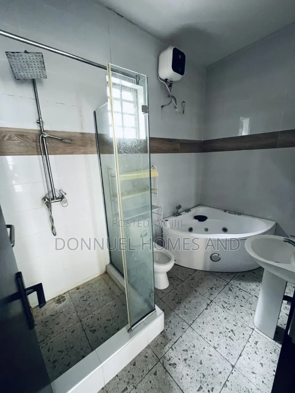 4bdrm Duplex in Ikota for rent in Ikota
