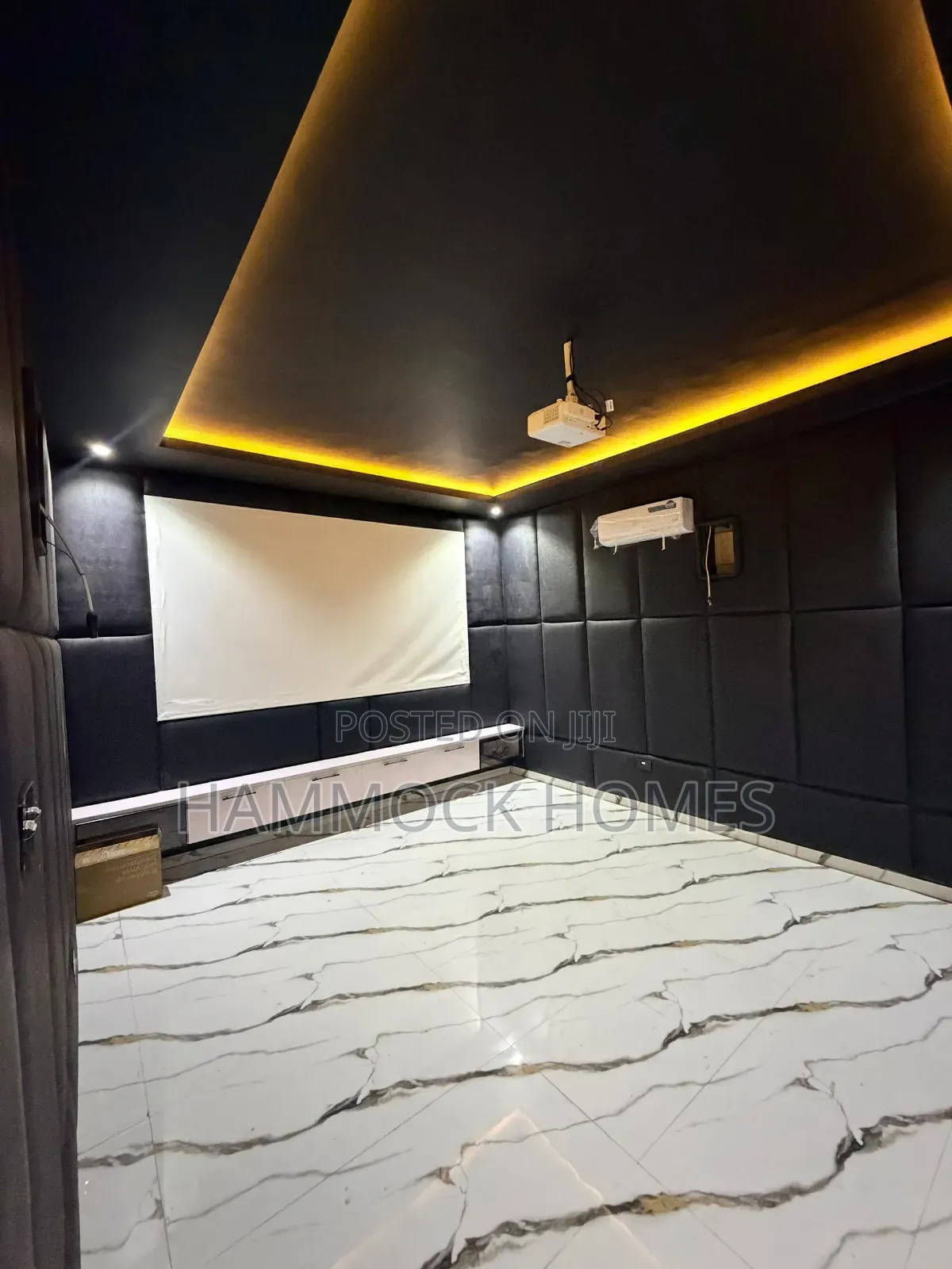 5bdrm Penthouse in Engineer Lere Adigun, Basorun for sale in Basorun