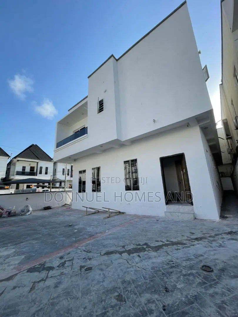 5bdrm Duplex in Ikota for rent in Ikota