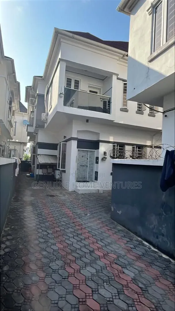 4bdrm Duplex in Lekki County, Ikota for rent in Ikota
