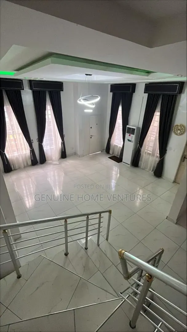 4bdrm Duplex in Lekki County, Ikota for rent in Ikota