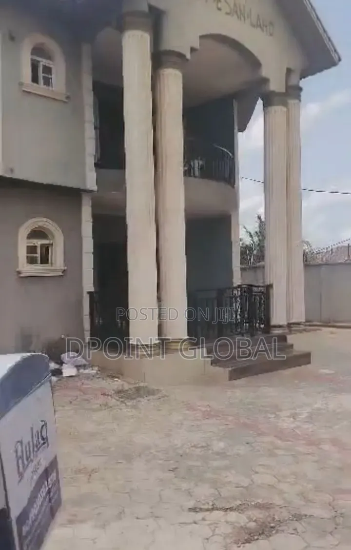 8bdrm Block of Flats in Peace Estate, Baruwa for sale in Baruwa