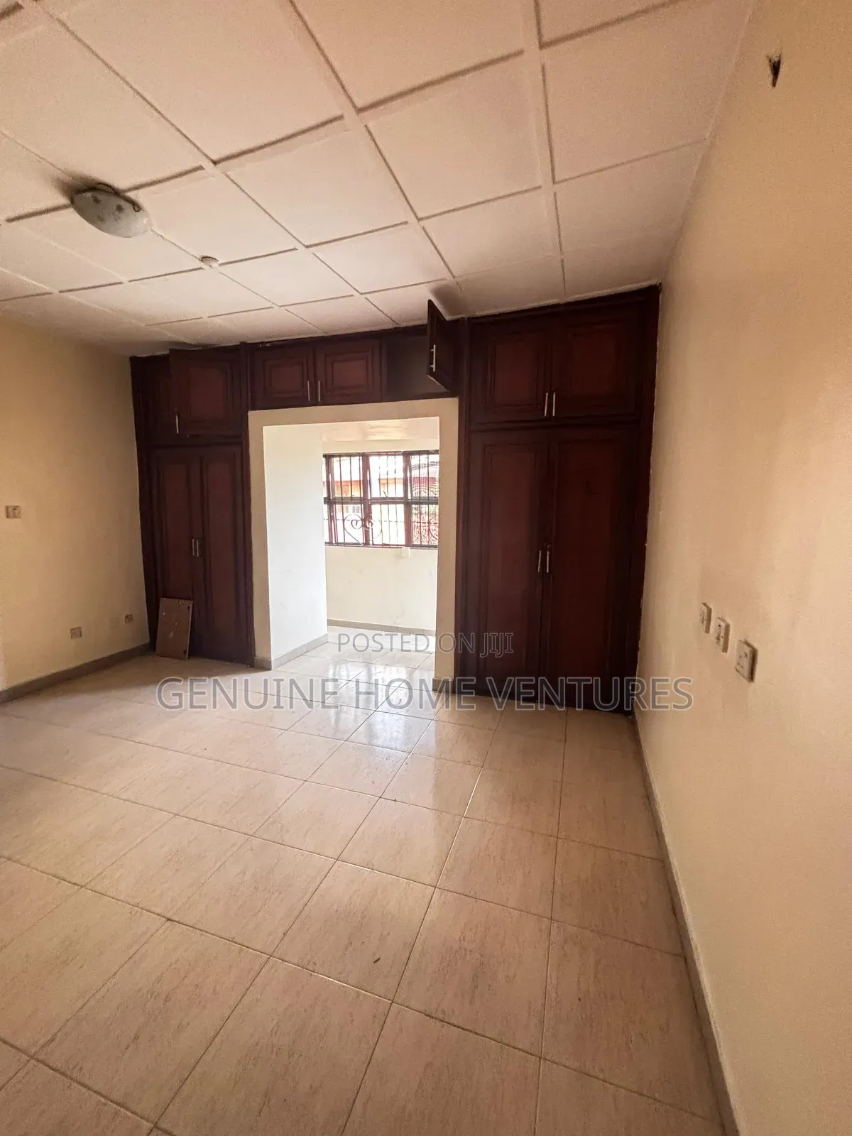 1bdrm Apartment in Ikoyi Lagos, Ikota for rent in Ikota