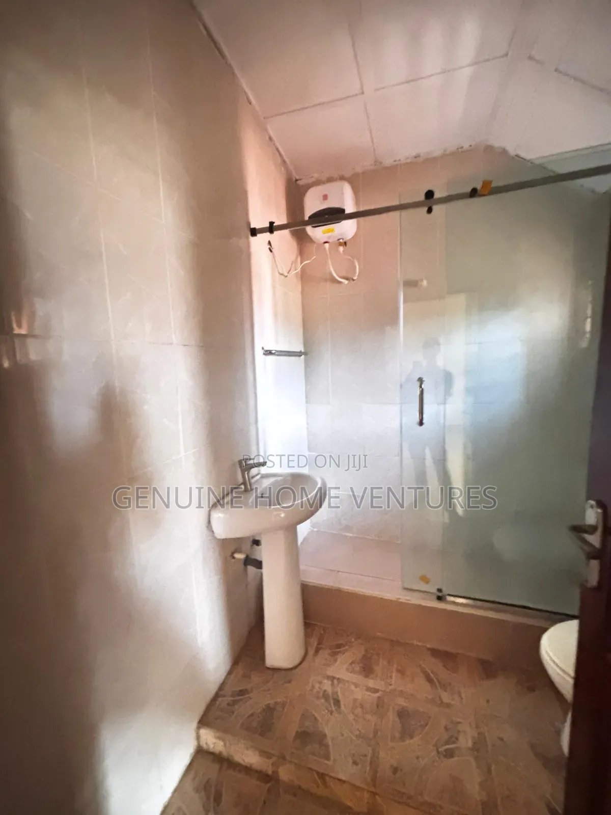 1bdrm Apartment in Ikoyi Lagos, Ikota for rent in Ikota