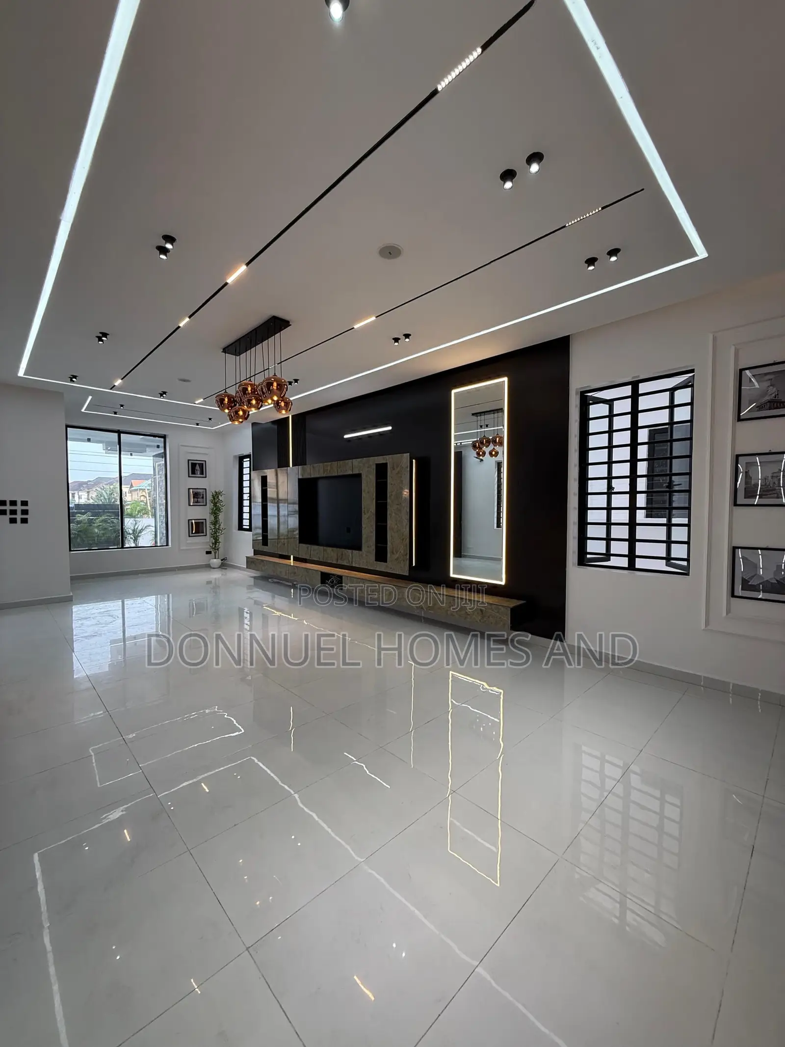 5bdrm Duplex in Ikota for sale in Ikota