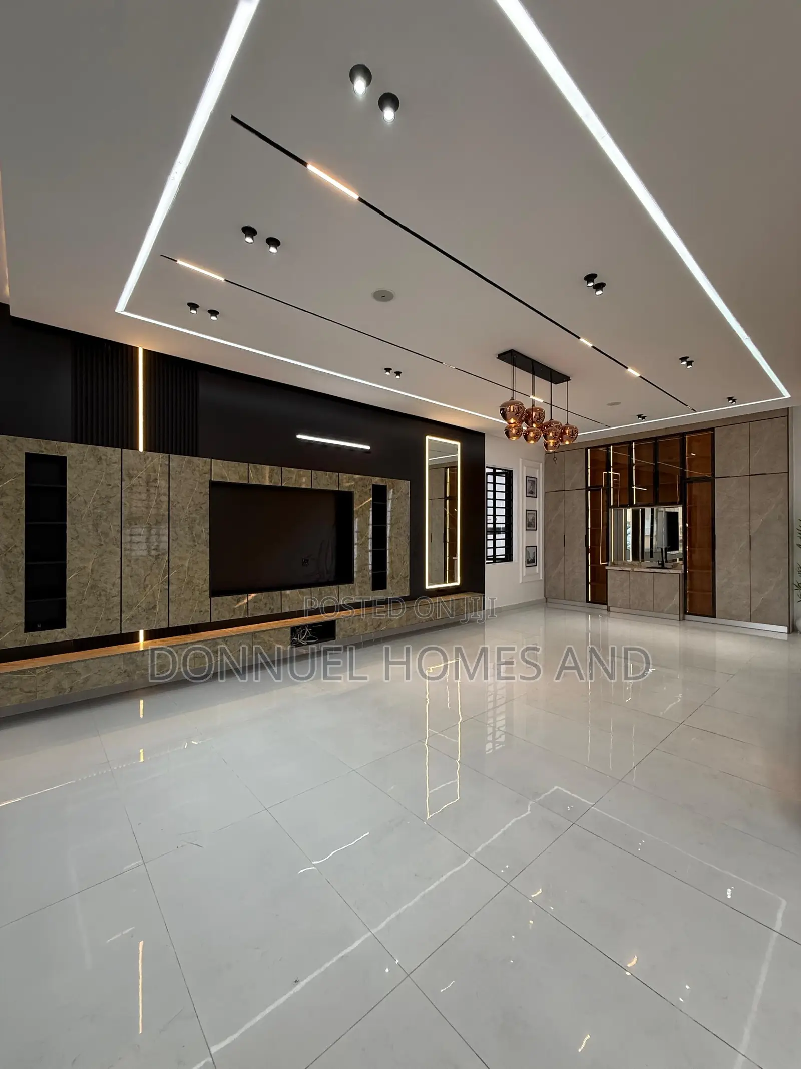 5bdrm Duplex in Ikota for sale in Ikota